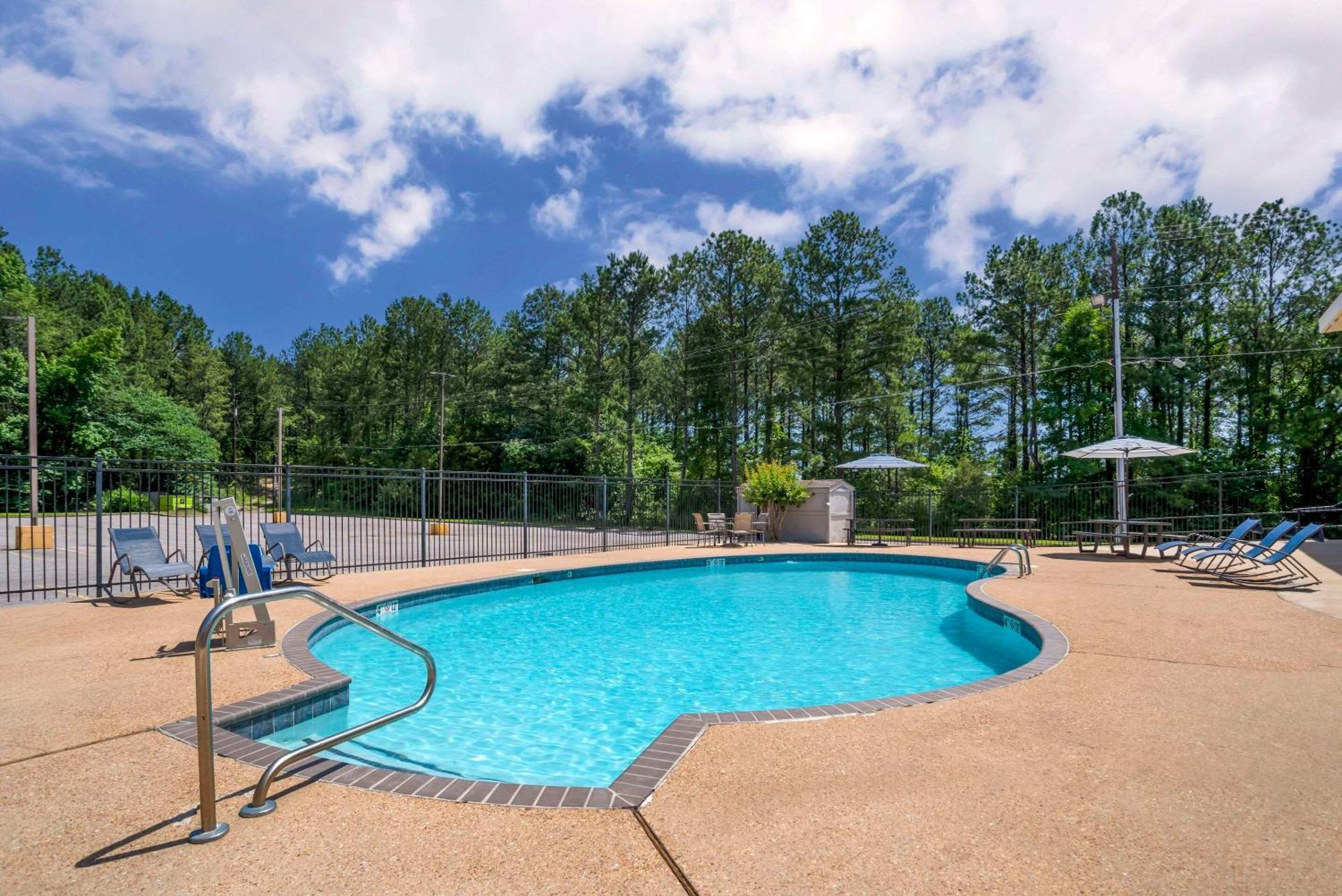 Rodeway Inn Tuscaloosa Near University Esterno foto