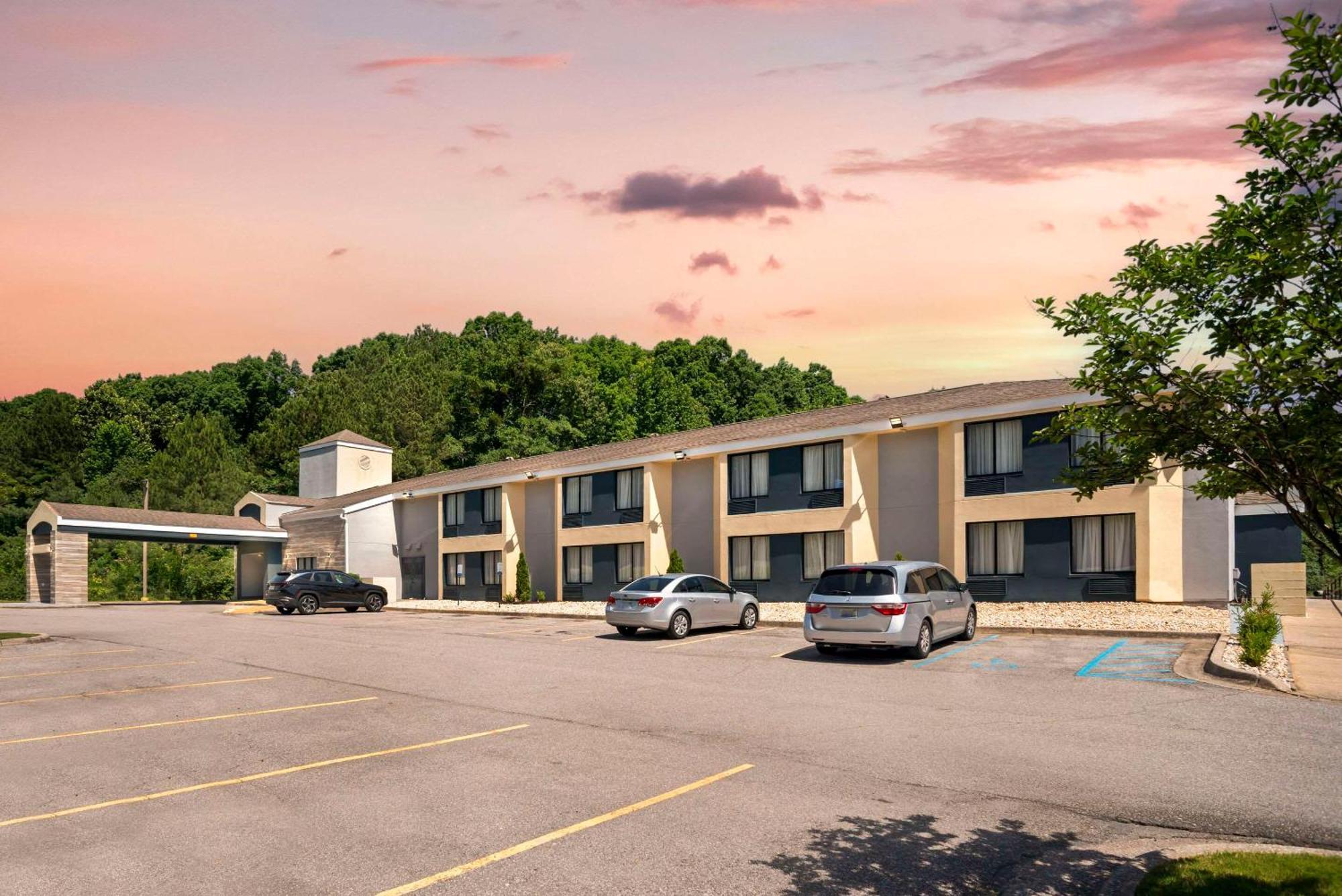 Rodeway Inn Tuscaloosa Near University Esterno foto